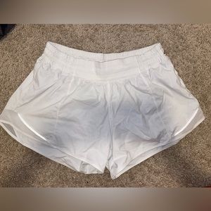 Lululemon Size 8 Tall Hotty Hot shorts